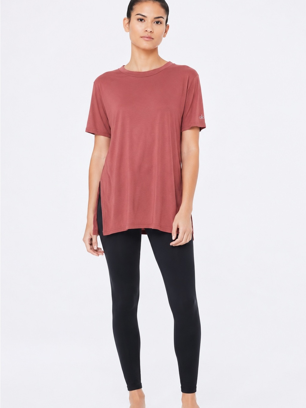 ALO Yoga Short Sleeve Relaxed Tee in Rosewood
